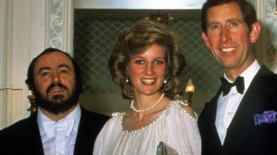 Princ Charles a princezna Diana se v době, kdy měli být ještě šťastní, vyfotili s Lucianem Pavarottim